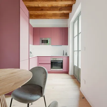 Modern In With Balcony Apartment Milan