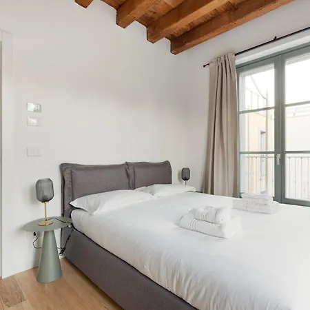 Апартаменты Guesthost - Modern In With Balcony *
